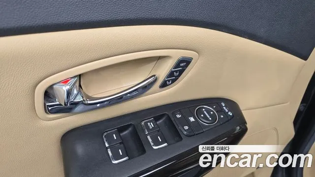 Kia Carnival — фото 28
