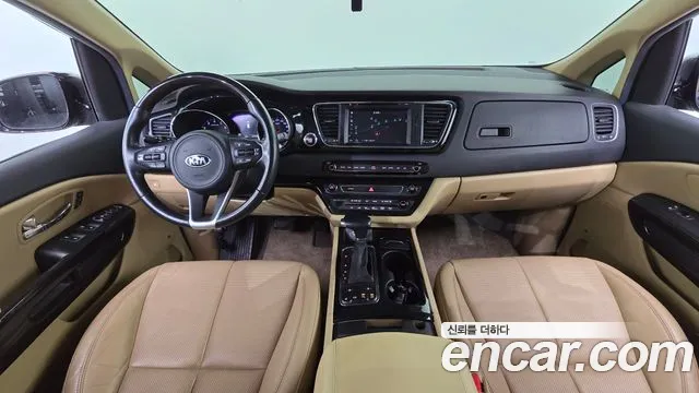 Kia Carnival — фото 7
