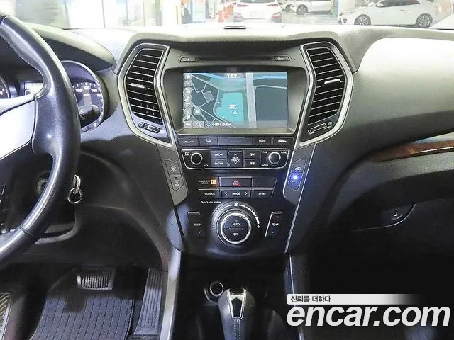 Hyundai Santa Fe — фото 11