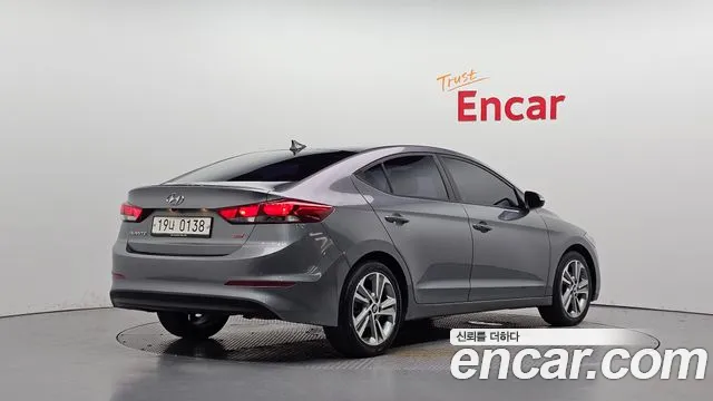 Hyundai Avante — фото 2
