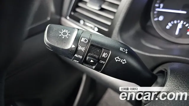 Hyundai Avante — фото 27