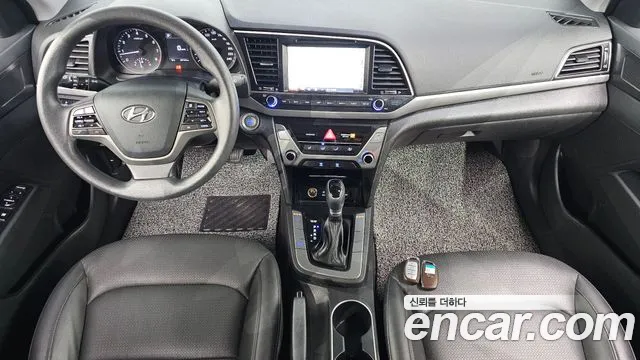 Hyundai Avante — фото 7