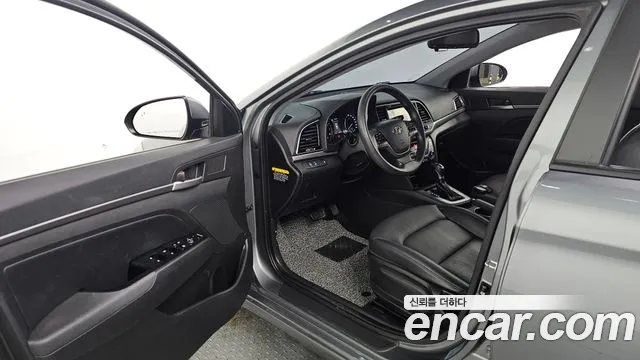 Hyundai Avante — фото 10