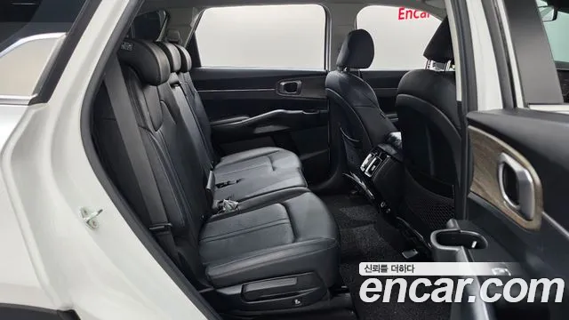 Kia Sorento — фото 11