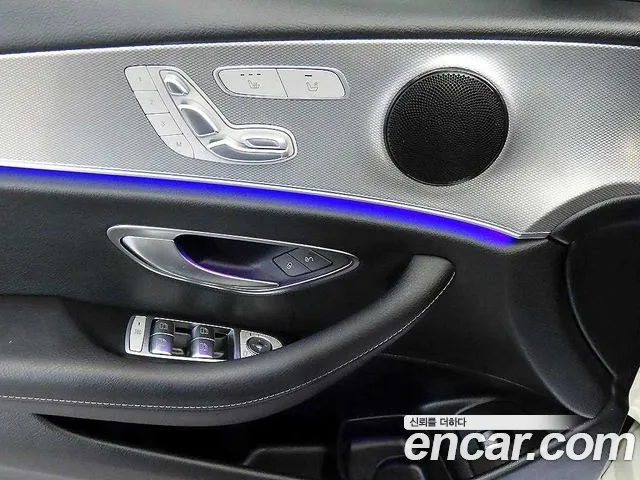 Mercedes-Benz E-Class — фото 15