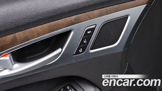 Hyundai Genesis — фото 31