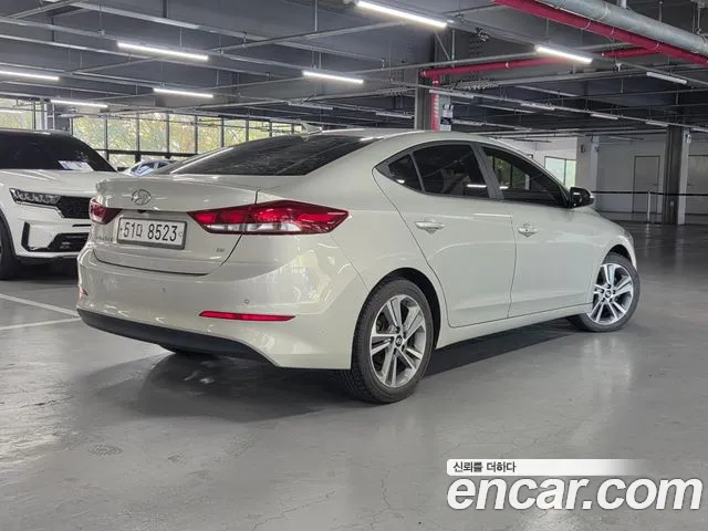 Hyundai Avante — фото 2