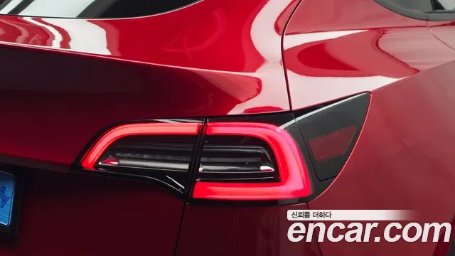 Tesla Model Y — фото 23