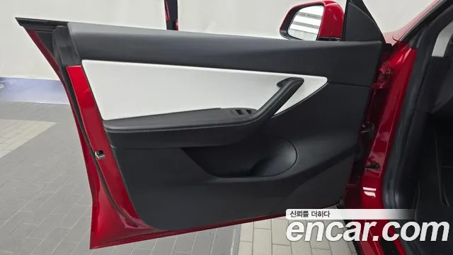 Tesla Model Y — фото 24