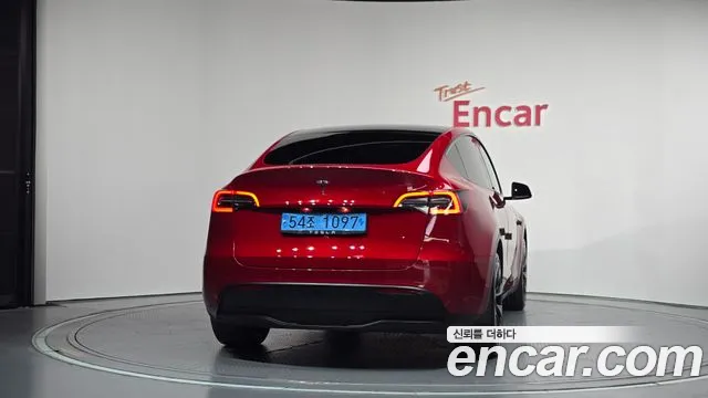 Tesla Model Y — фото 4