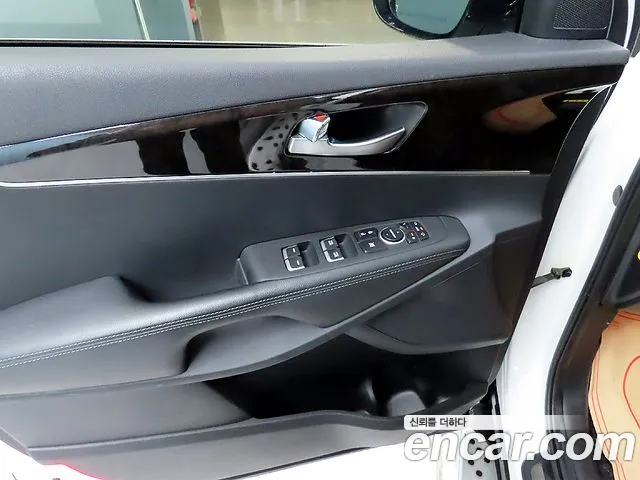 Kia Sorento — фото 12