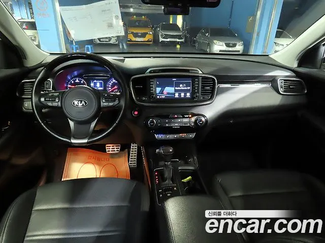 Kia Sorento — фото 5