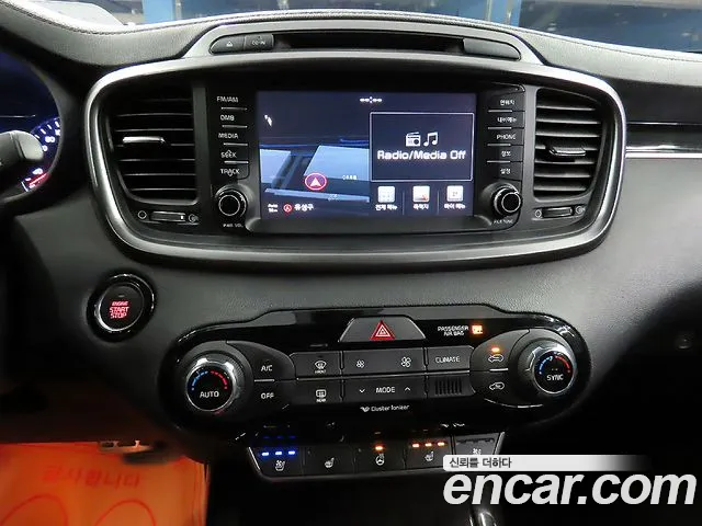 Kia Sorento — фото 10