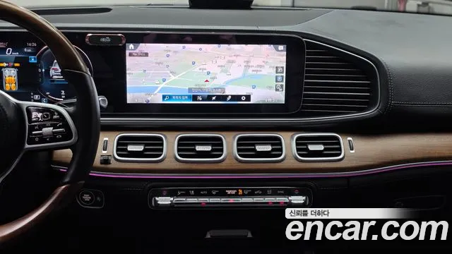 Mercedes-Benz GLS-Class — фото 13