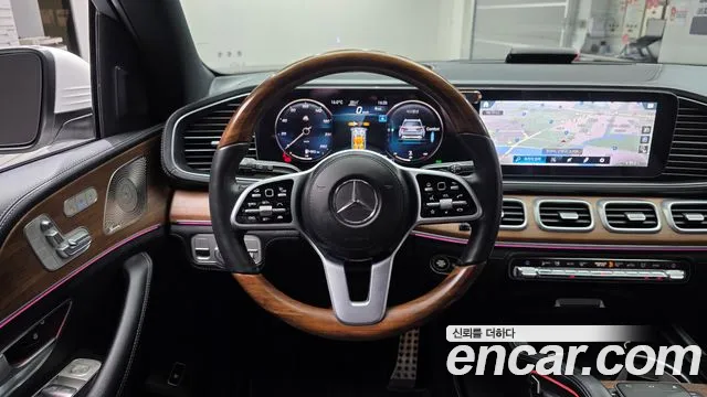 Mercedes-Benz GLS-Class — фото 14