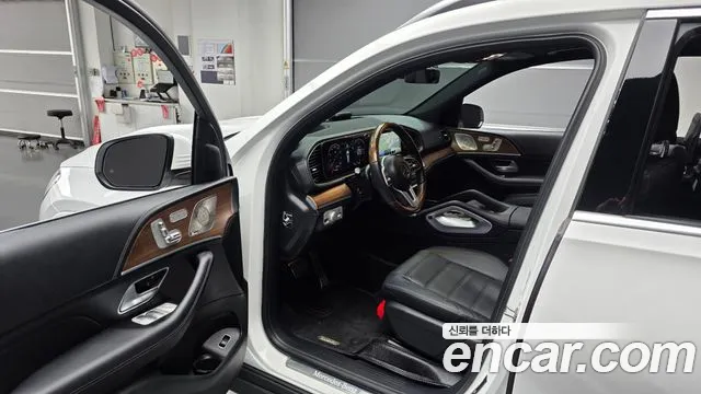 Mercedes-Benz GLS-Class — фото 10