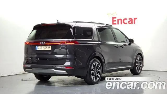 Kia Carnival — фото 1