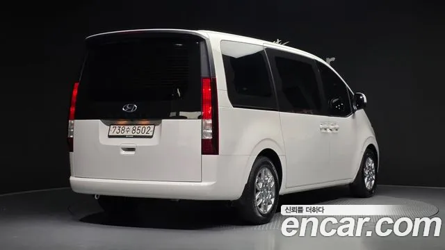 Hyundai Staria — фото 1