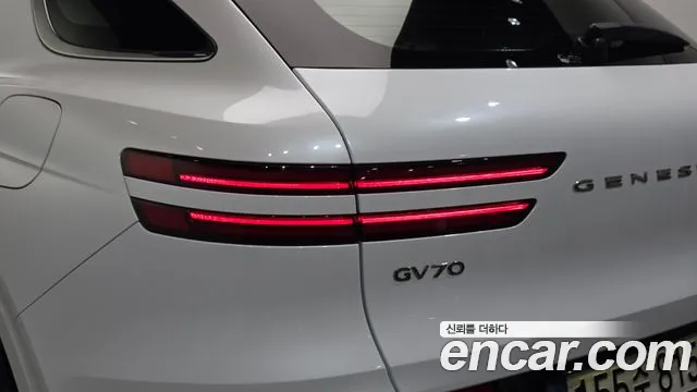 Genesis GV70 — фото 23