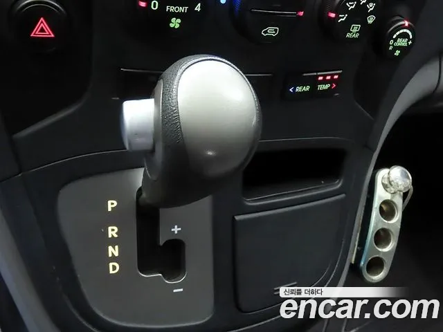 Hyundai Starex — фото 12