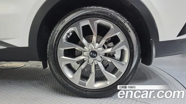 Kia Sorento — фото 21