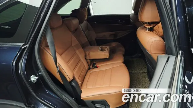 Kia Sorento — фото 11