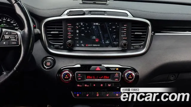 Kia Sorento — фото 14