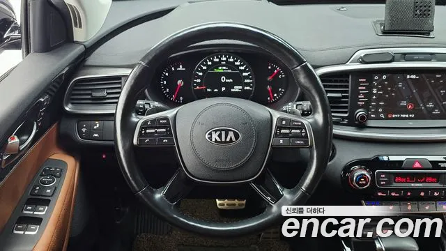 Kia Sorento — фото 15