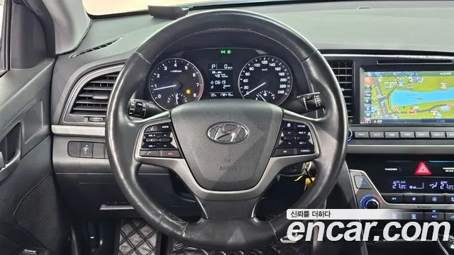 Hyundai Avante — фото 14