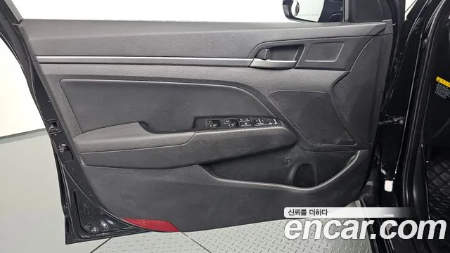 Hyundai Avante — фото 24