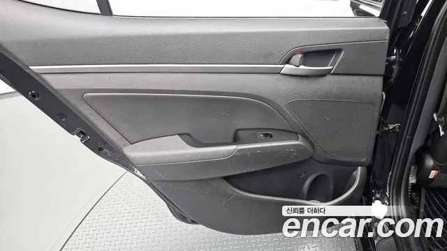 Hyundai Avante — фото 25