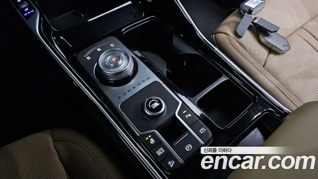 Kia Sorento — фото 9