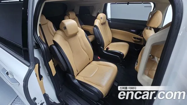 Kia Carnival — фото 11