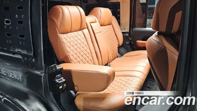 Jeep Wrangler — фото 11