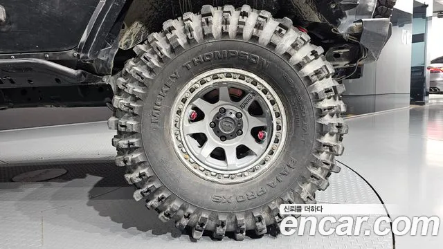 Jeep Wrangler — фото 21