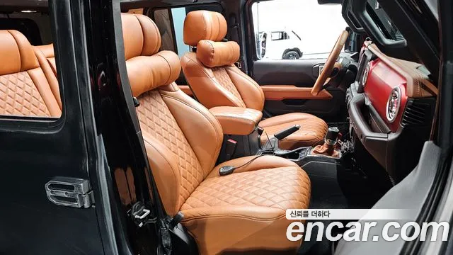 Jeep Wrangler — фото 26