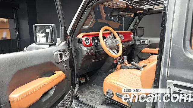 Jeep Wrangler — фото 10