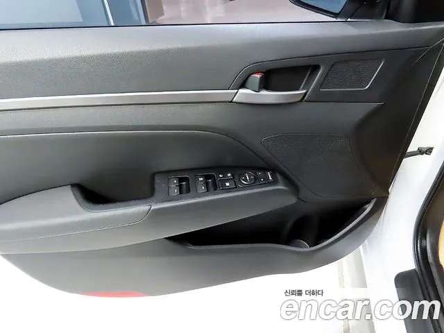 Hyundai Avante — фото 12