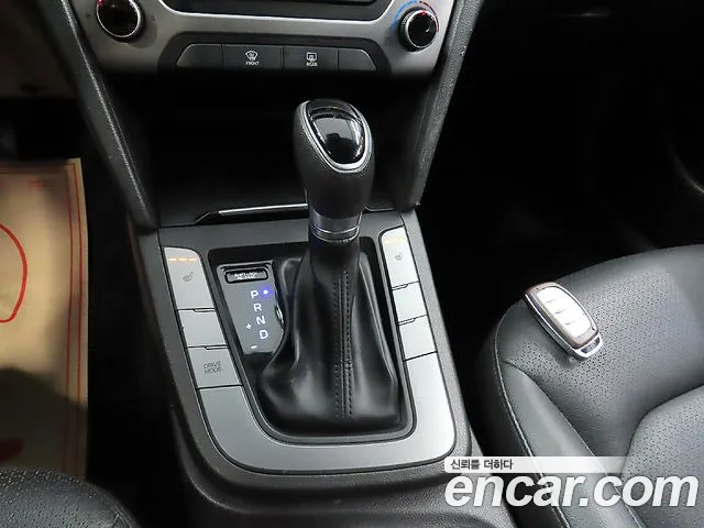 Hyundai Avante — фото 16