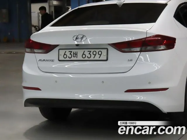 Hyundai Avante — фото 20