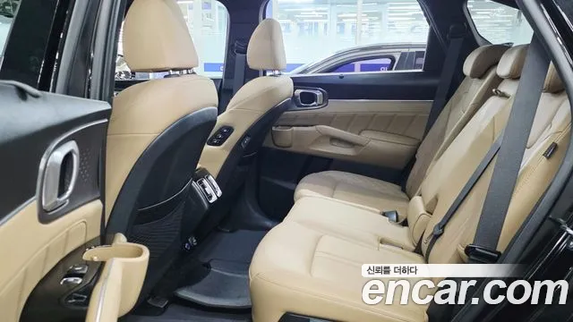 Kia Sorento — фото 9