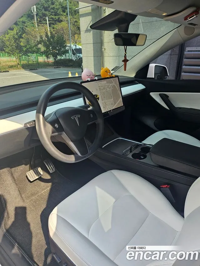 Tesla Model Y — фото 8