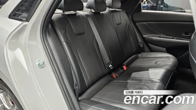 Hyundai Avante — фото 10