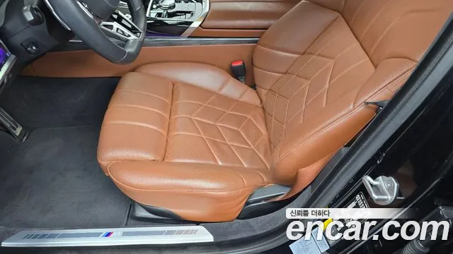 BMW i7 — фото 18