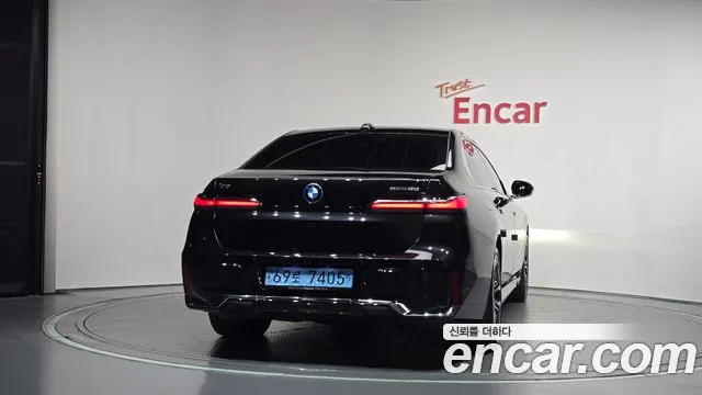 BMW i7 — фото 4