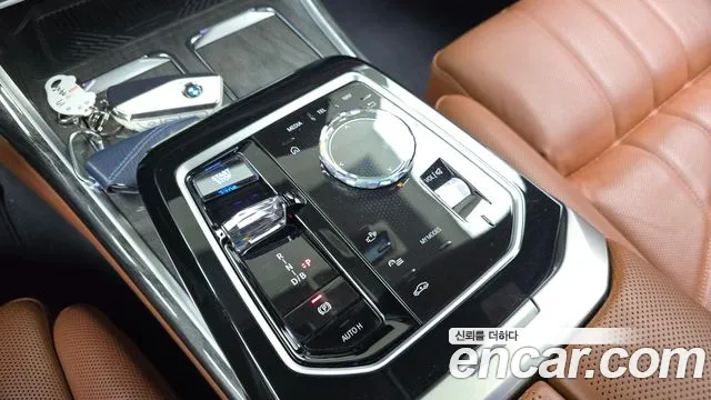BMW i7 — фото 9