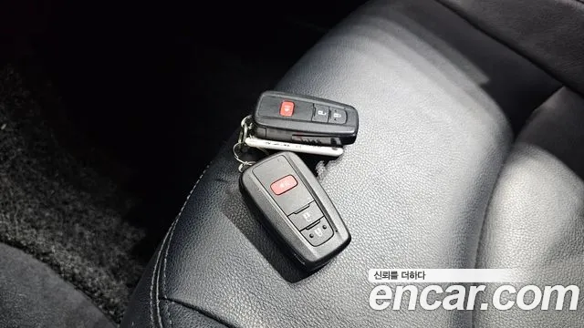 Toyota Prius — фото 18