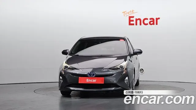 Toyota Prius — фото 3