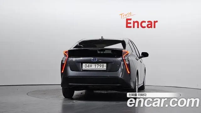 Toyota Prius — фото 4