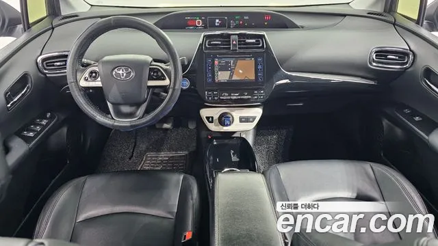 Toyota Prius — фото 7